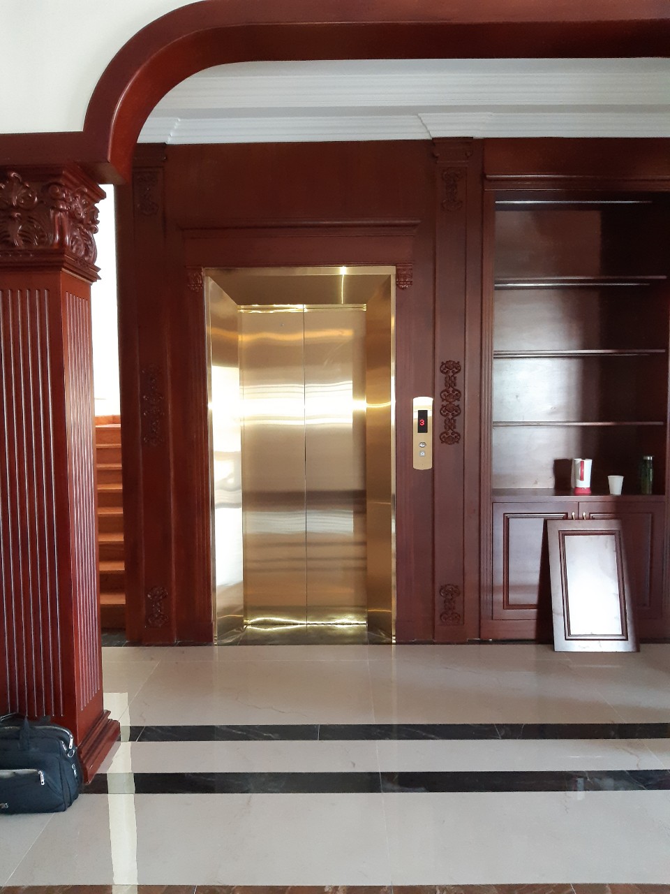 Cửa tầng 48